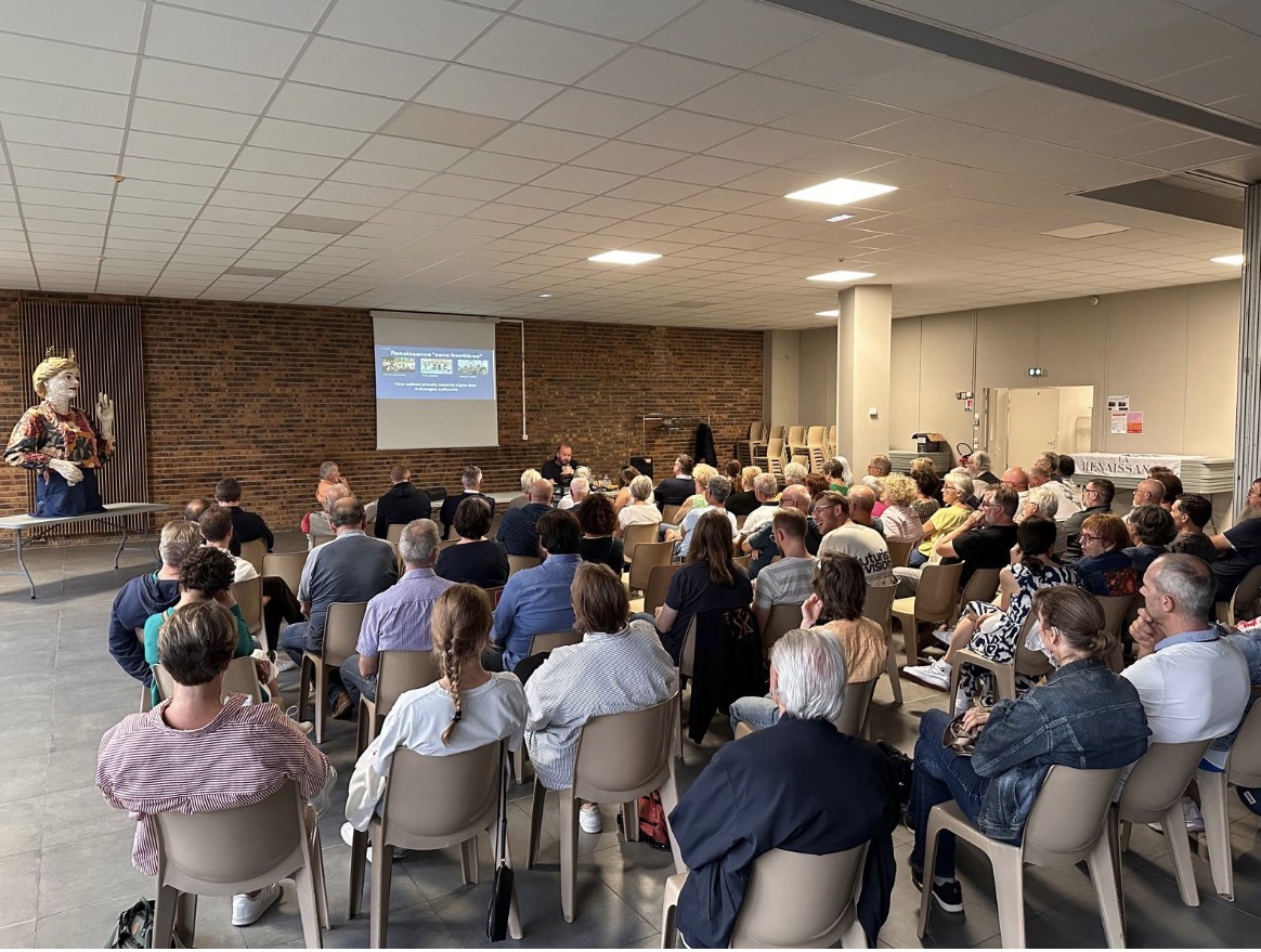 Les participants réunis lors de l’assemblée générale de l’association La Renaissance
